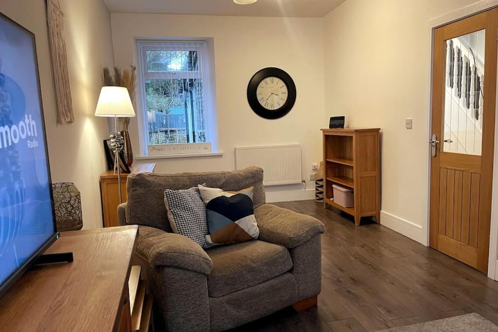 Modern, Spacious And Central Location Aberdare Buitenkant foto